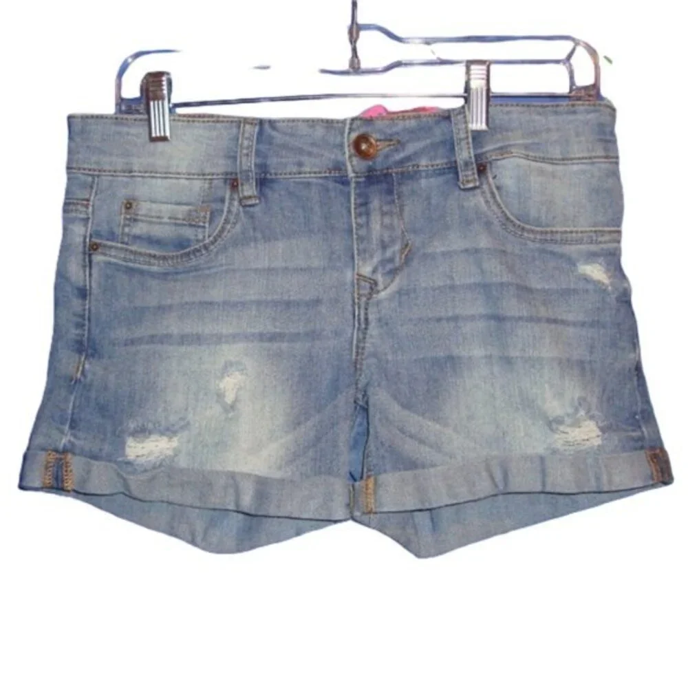 DOLLHOUSE Distressed Denim Relaxed Fit Jean Shorts Junior's Size 3